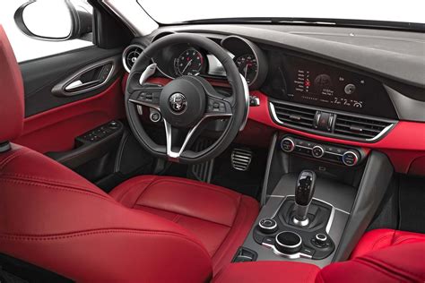 alfa romeo giulia interior